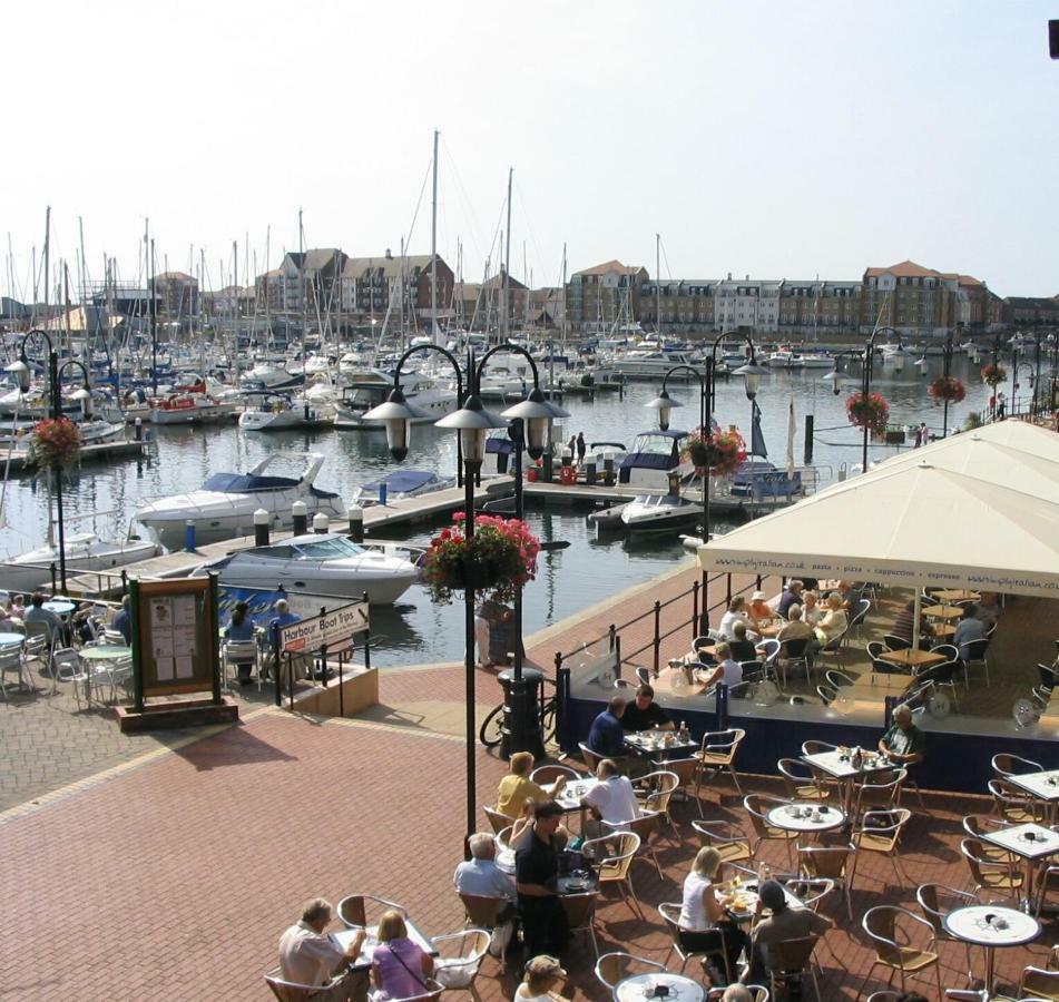 Eastbourne, Sovereign Harbour Holiday Home Экстерьер фото